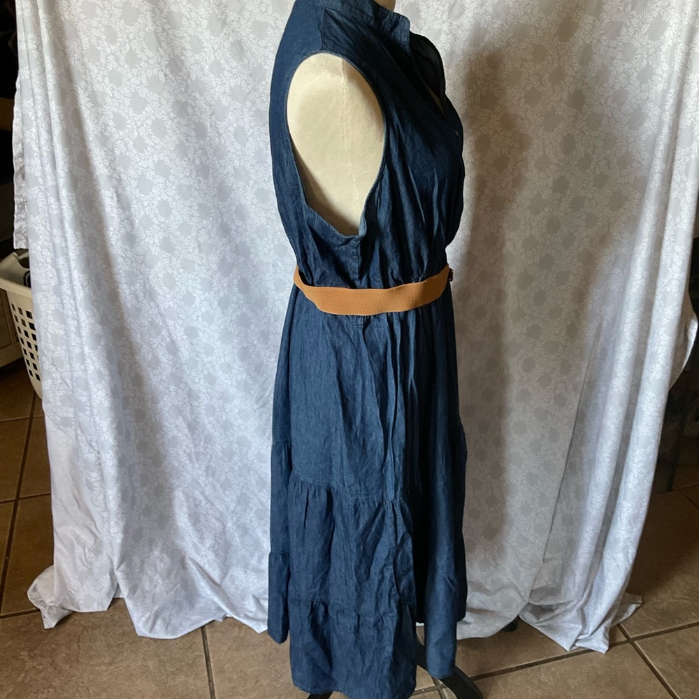 Elegant Sleeveless Blue Dress with Belt - Picture 4 of 5